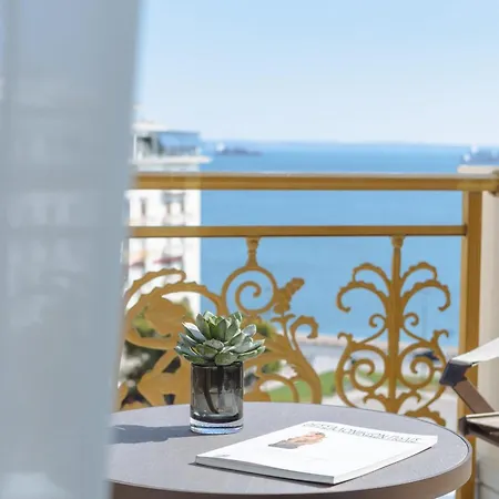 إلكترا بالاس فندق 5*